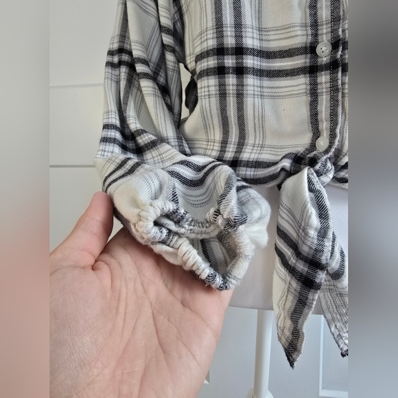 American Eagle Outfitters Plaid Tie-Front Shirt - Black and White - Picture 4 of 8